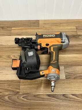 RIDGID 15 Degree 1-3/4 in Coil Roofing Nailer R175RNF Magnesium Housing